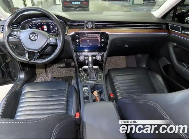 Volkswagen Passat GT 2018 thumb 10