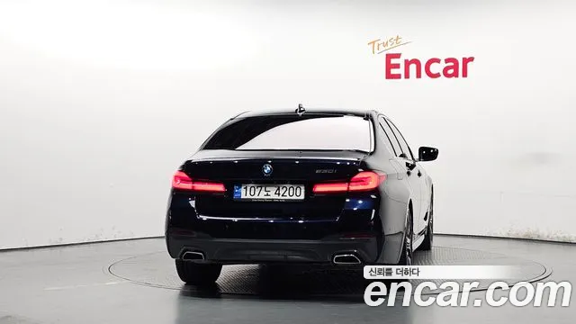 BMW 5 серии 2022 thumb 3
