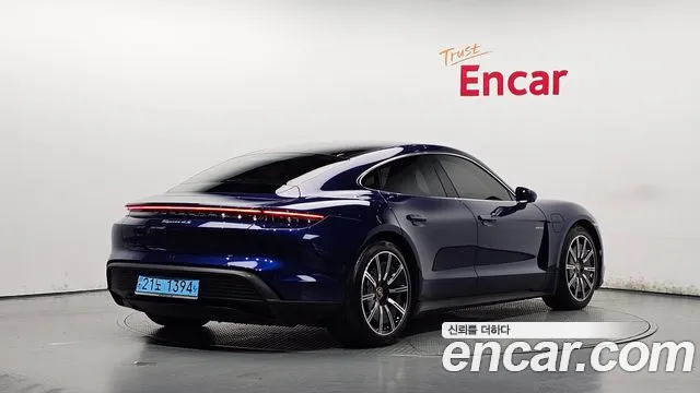 Porsche Taycan 2021 thumb 2