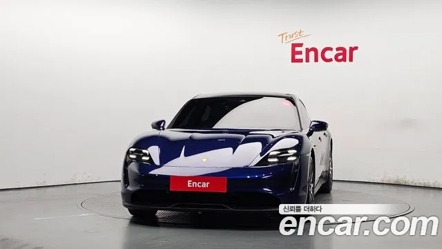 Porsche Taycan 2021 thumb 3