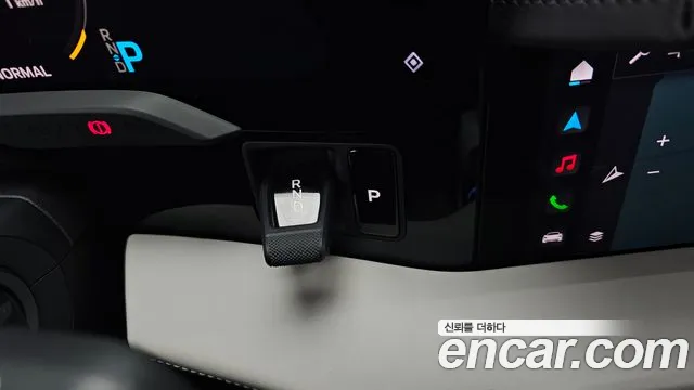 Porsche Taycan 2021 thumb 9