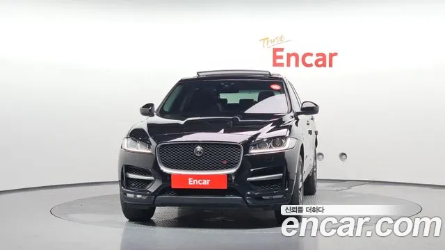 Jaguar F-Pace 2017 thumb 3