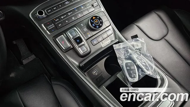 Hyundai Santa Fe 2023 thumb 8