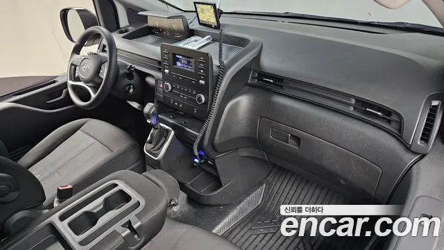 Hyundai Staria 2022 thumb 6