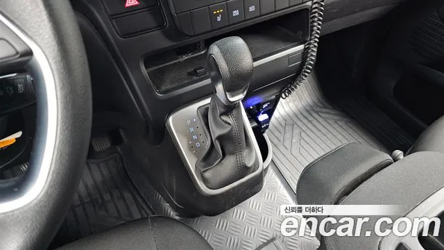 Hyundai Staria 2022 thumb 8
