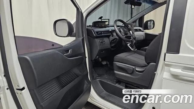 Hyundai Staria 2022 thumb 9