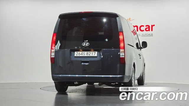 Hyundai Staria 2024 thumb 3