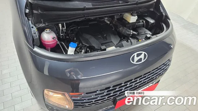 Hyundai Staria 2024 thumb 5