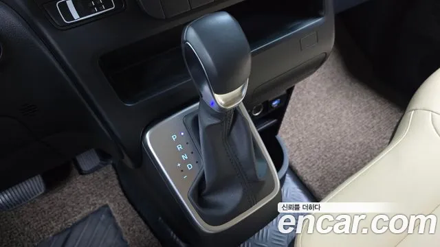 Hyundai Staria 2024 thumb 8