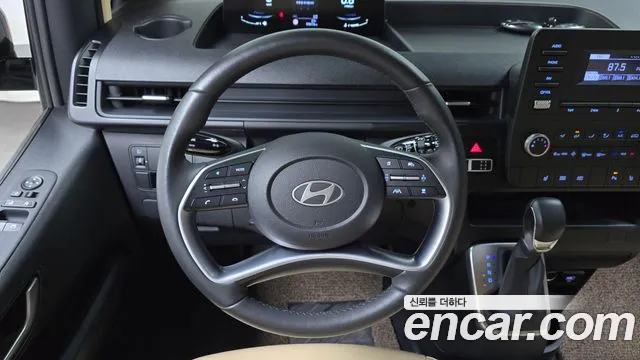 Hyundai Staria 2024 thumb 12