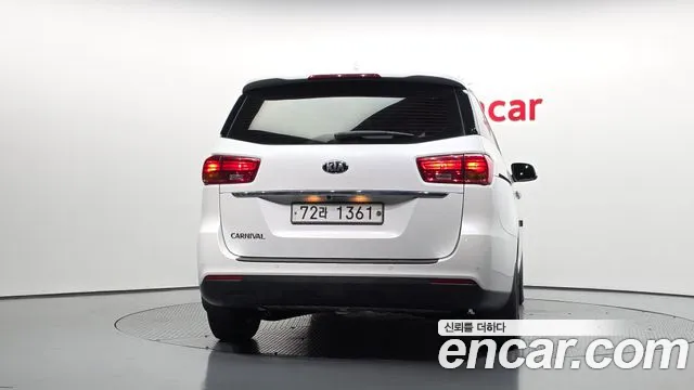 Kia Carnival 2018 thumb 4