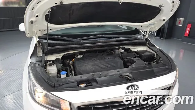 Kia Carnival 2018 thumb 6