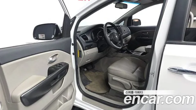 Kia Carnival 2018 thumb 10