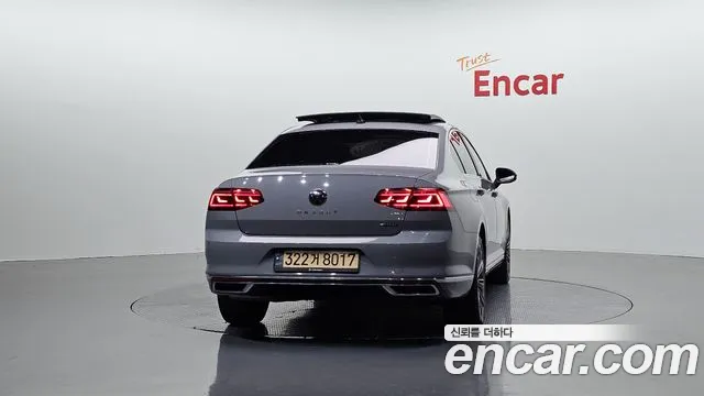 Volkswagen Passat (North America and China) 2022 thumb 3