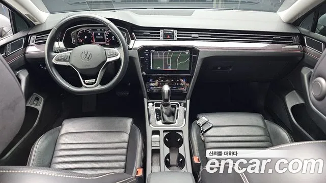 Volkswagen Passat (North America and China) 2022 thumb 6