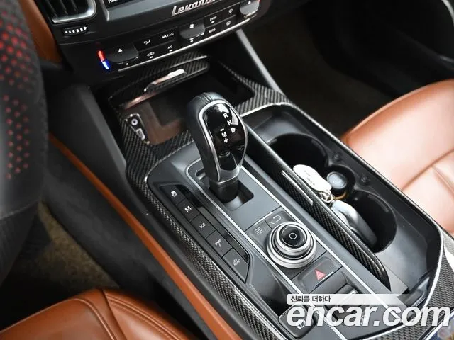 Maserati Levante 2017 thumb 9