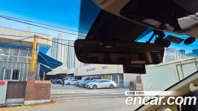 Hyundai Staria 2023 thumb 7