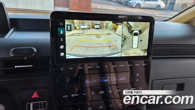 Hyundai Staria 2023 thumb 8