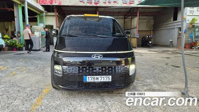 Hyundai Staria 2023 thumb 12