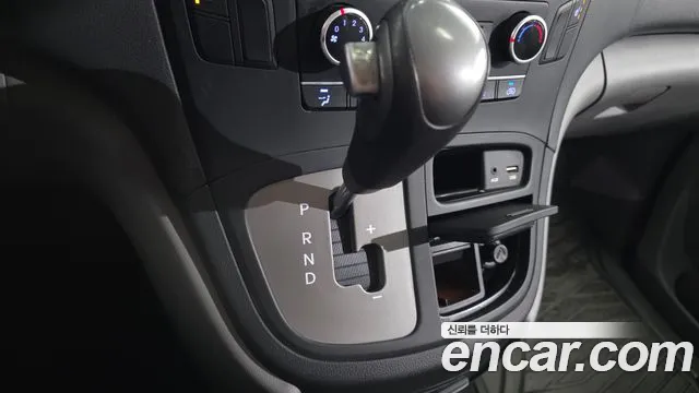 Hyundai Staria 2017 thumb 9
