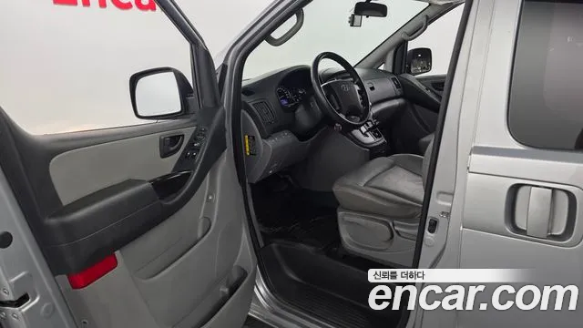 Hyundai Staria 2017 thumb 10