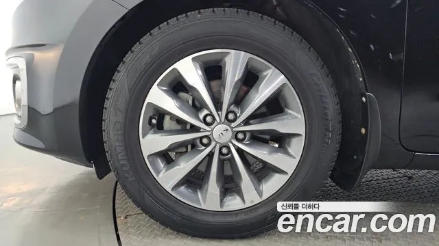 Kia Carnival 2016 thumb 5