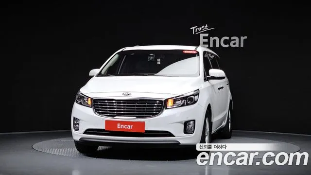 Kia Carnival 2017 thumb 2