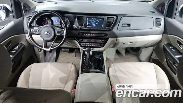 Kia Carnival 2017 thumb 6