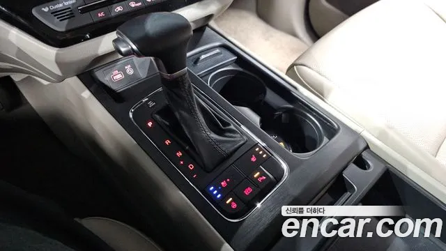 Kia Carnival 2017 thumb 8