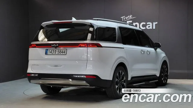 Kia Carnival 2021 thumb 2