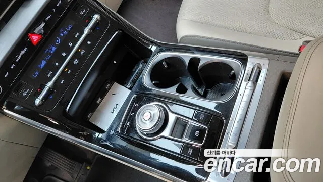 Kia Carnival 2021 thumb 9