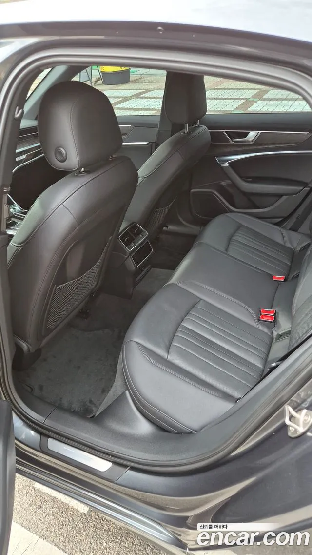 Audi A6 2019 thumb 10