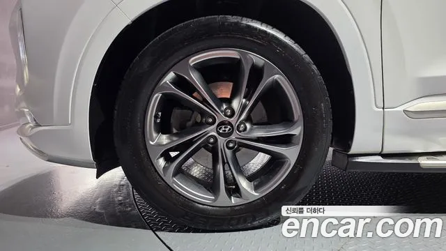 Hyundai Santa Fe 2019 thumb 5