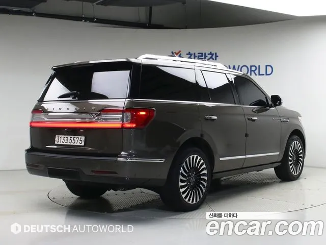 Lincoln Navigator 2019 thumb 2