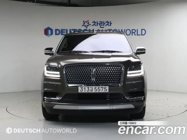 Lincoln Navigator 2019 thumb 3
