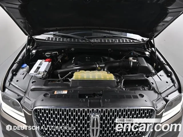 Lincoln Navigator 2019 thumb 6