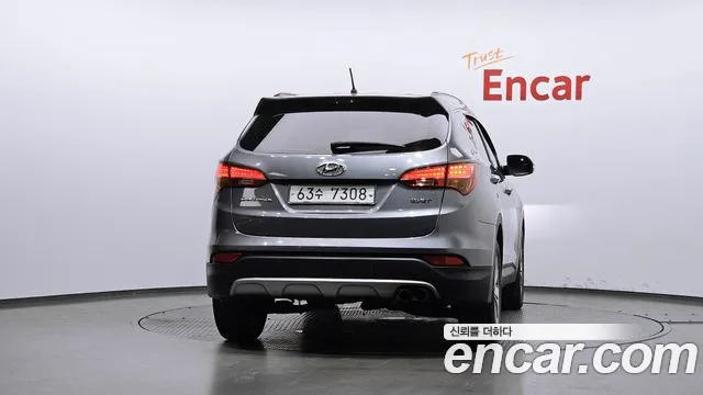 Hyundai Santa Fe 2015 thumb 4