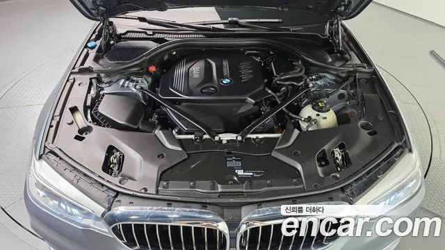 BMW 5 серии 2017 thumb 6