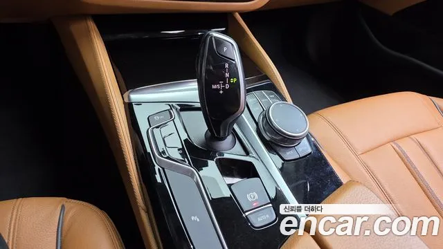 BMW 5 серии 2017 thumb 9