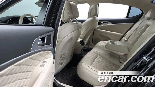 Genesis G70 2018 thumb 11