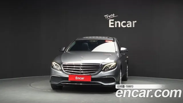 Mercedes-Benz E-Class 2020 thumb 2