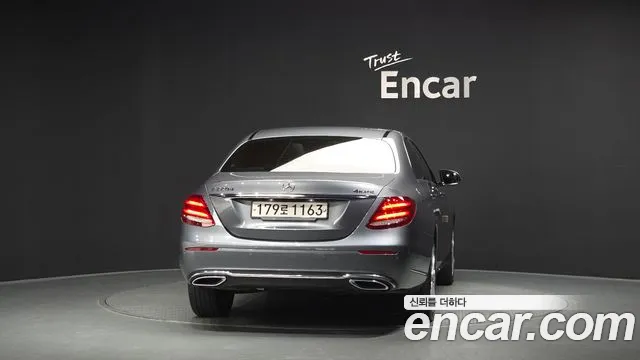 Mercedes-Benz E-Class 2020 thumb 3