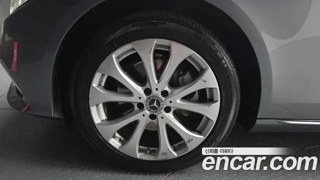 Mercedes-Benz E-Class 2020 thumb 4