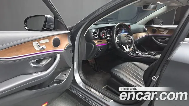 Mercedes-Benz E-Class 2020 thumb 9