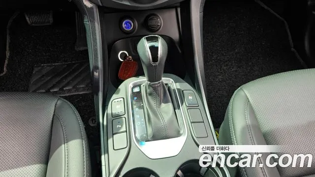 Hyundai Santa Fe 2016 thumb 9