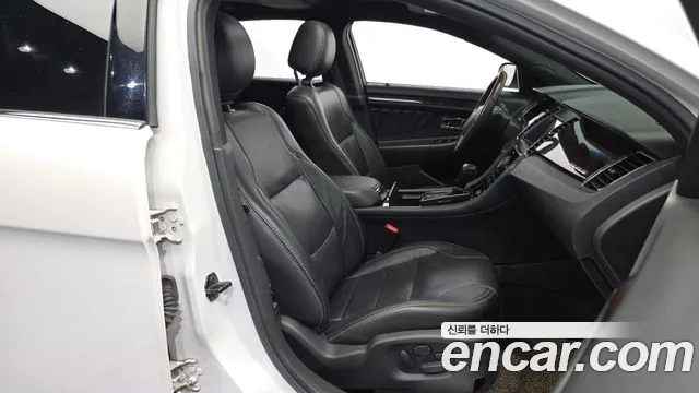 Ford Taurus 2017 thumb 11