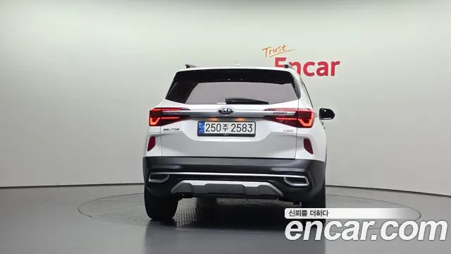 Kia Seltos 2021 thumb 4