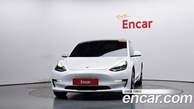 Tesla Model 3 2021 thumb 2