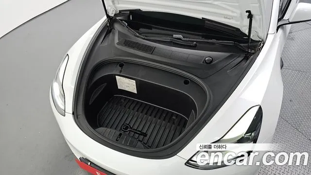 Tesla Model 3 2021 thumb 5