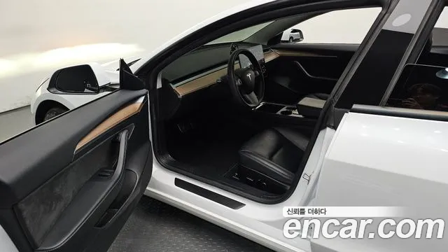 Tesla Model 3 2021 thumb 9